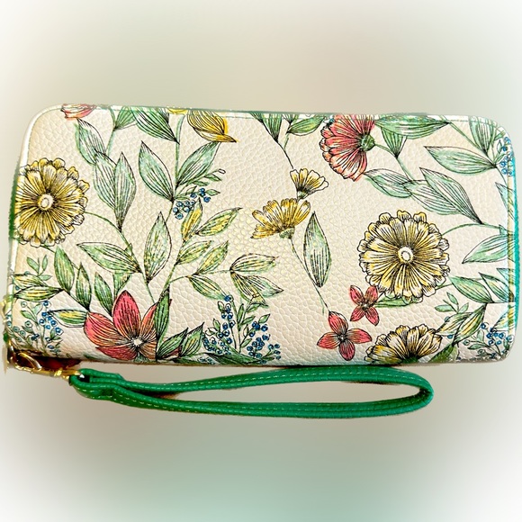 a new day Handbags - EUC Double Zip Wristlet